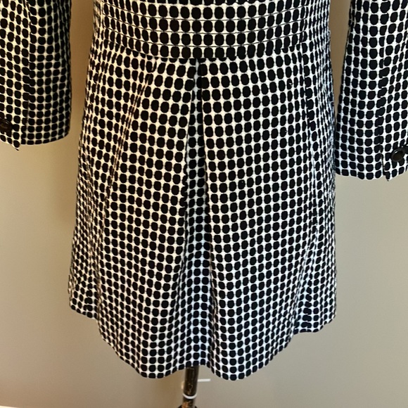 Fabulous black and white car coat/blazer. - Picture 7 of 16